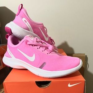 brand new pink Nike Flex Experience RN 8